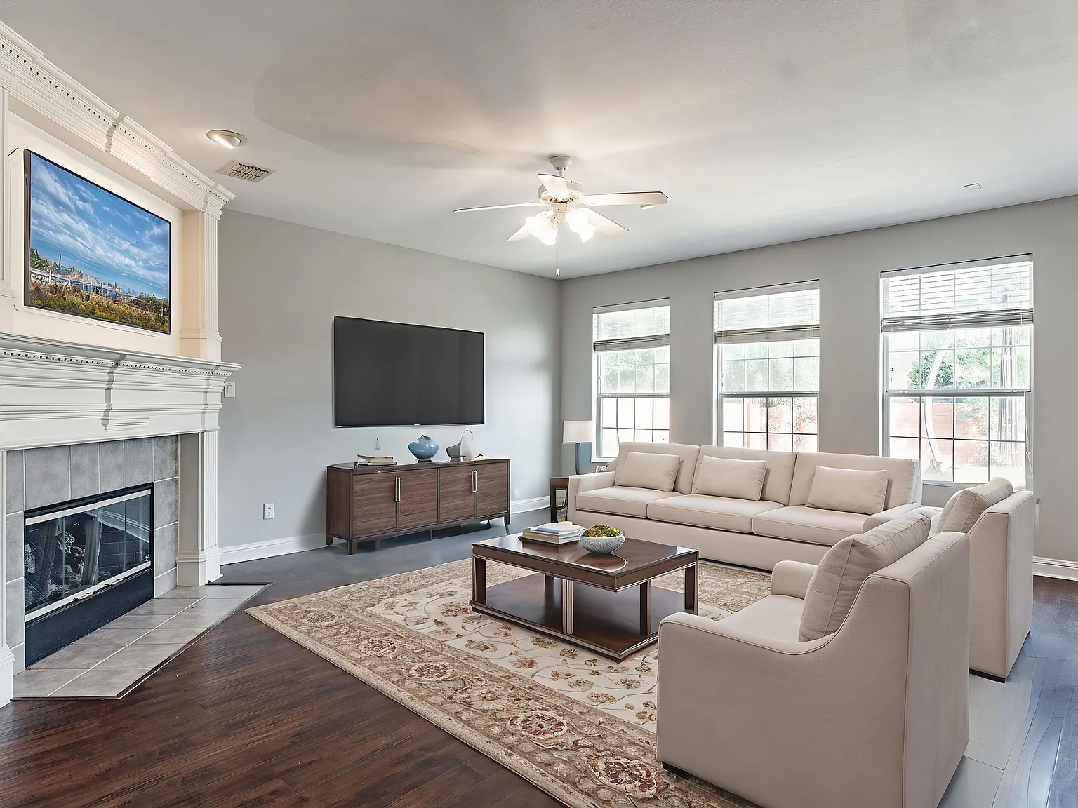 4 bed, 2.5 bath, 3168 sqft, $3,350 — Photo 3