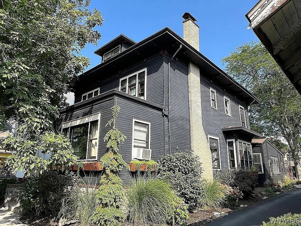 1st image of 21 Parkside Ave