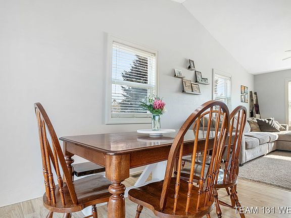 5th image of 4723 Woodridge Ct