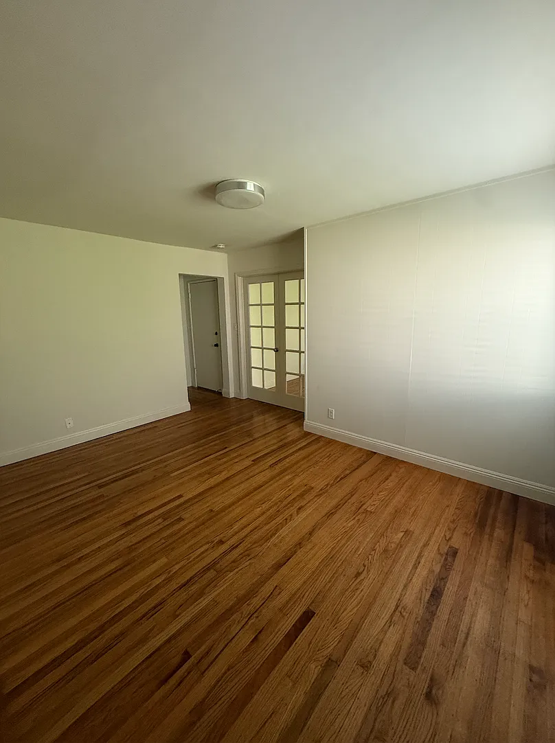 Vermont Street Apartments — Photo 1