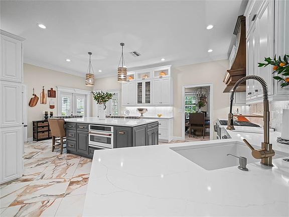 3rd image of 6556 Crescent Lake Dr