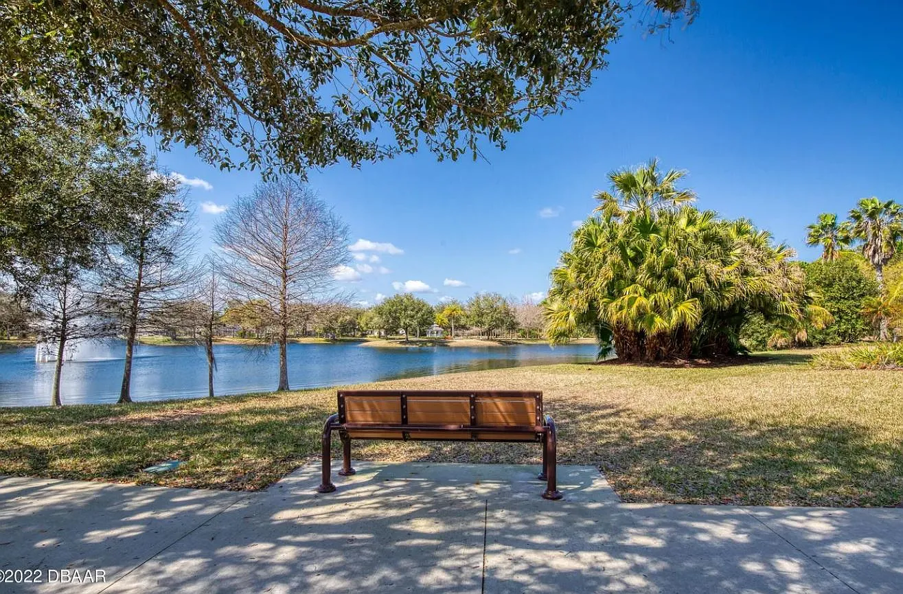 529 Aldenham Ln — Photo 3