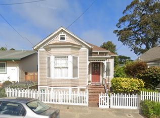 220 Willow St, Pacific Grove, CA 93950