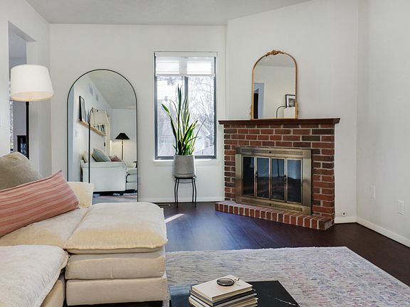 5th image of 1305 Kingsridge Ct APT C