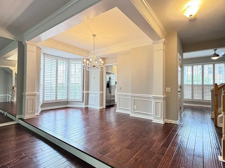 DINING AREA WITH BAY WINDOW