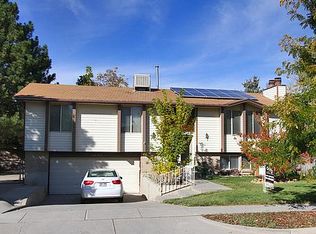 1033 E Buchnell Dr, Sandy, UT 84094