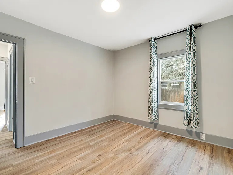 840 Hill Ave — Photo 16