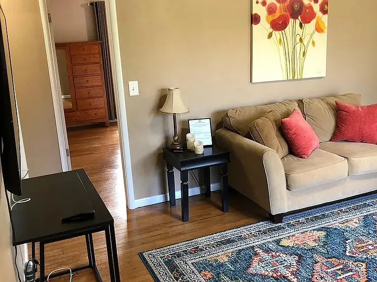 131 N Hillsdale Dr — Photo 32