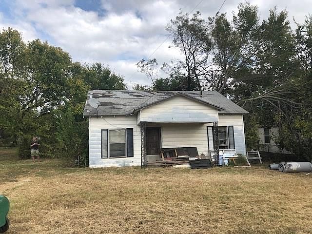 1st image of 307 E Wilbarger St