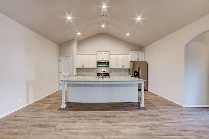 2421 W Imperial Ct — Photo 15