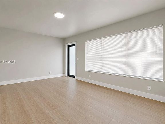 5th image of 101 W 11th St Unit 8