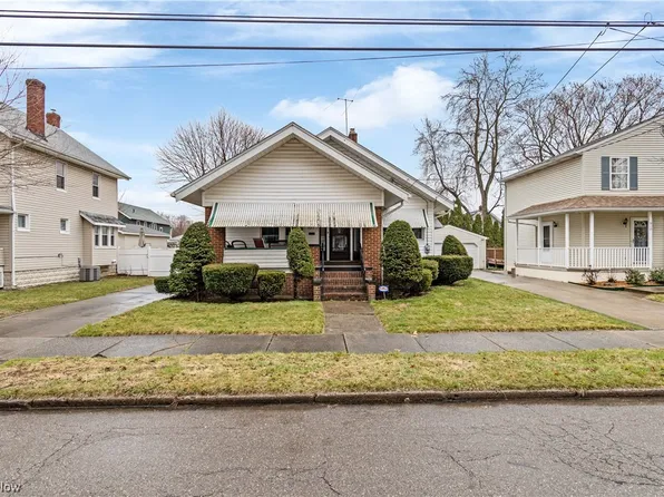921 Woodward Ave, Akron, OH 44310
