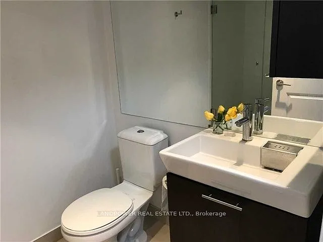386 Yonge St #2504 — Photo 8
