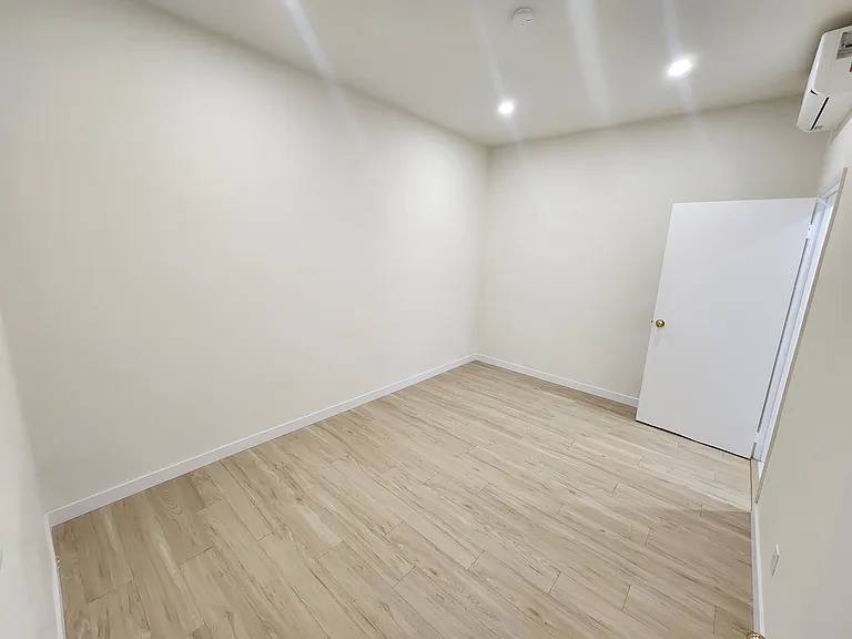 737 N Ridgewood Pl #1/2 — Photo 15