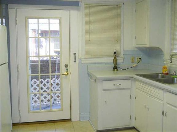 4th image of 1207 Moisant St