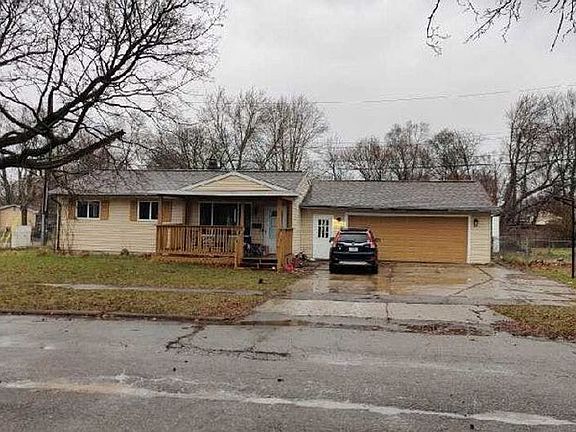 3rd image of 4317 Brighton Dr