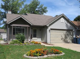 2212 Greengold St, Crest Hill, IL 60403