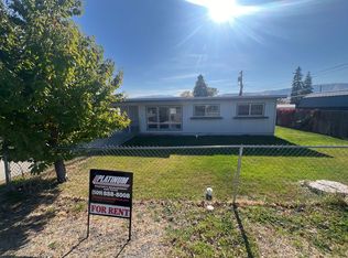 1702 1st St SE, East Wenatchee, WA 98802