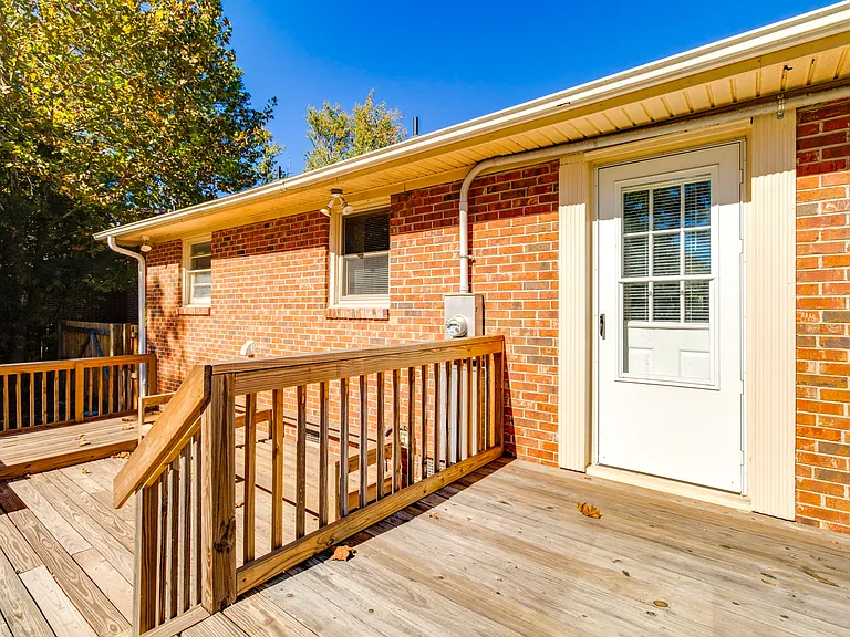 7712 Burdell Dr — Photo 25