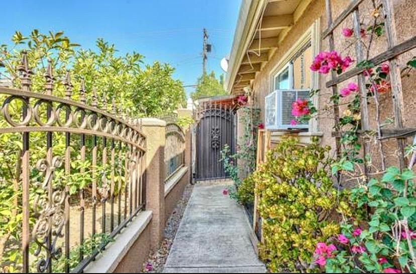 2nd image of 2043 Evelyn Ave
