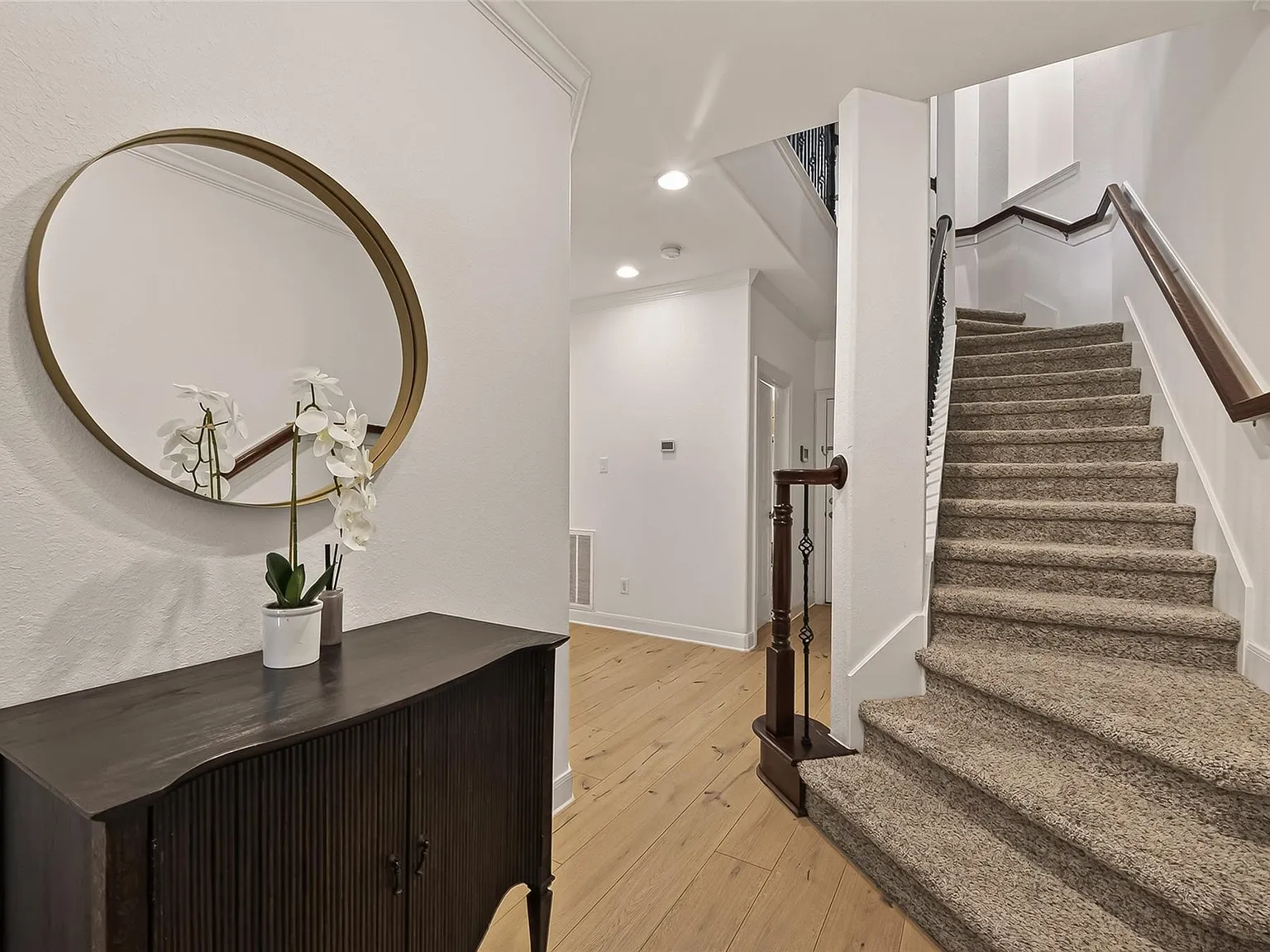 4 bed, 3.5 bath, 2694 sqft, $5,000 — Photo 4