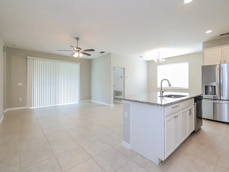 1392 Merion Dr — Photo 5