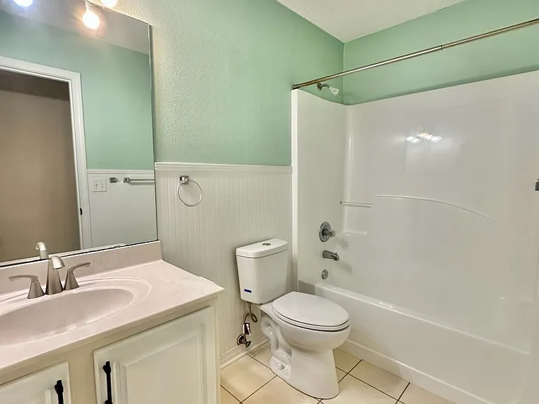 4025 Lauren Ct — Photo 9