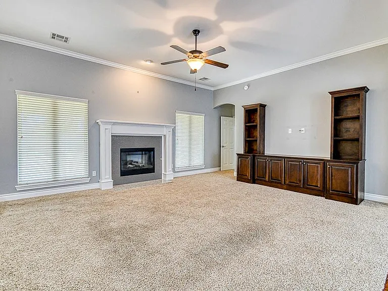 19208 Greenery Ln — Photo 10