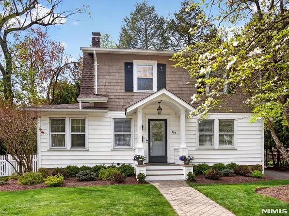 107 Maple St, Ramsey, NJ 07446