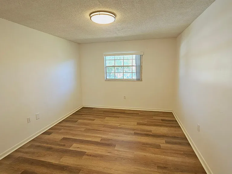 1112 W Main St #B5 — Photo 13