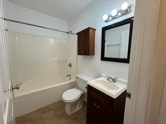 7439 Prytania St — Photo 4