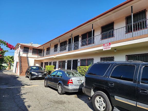 2nd image of 6203 Crenshaw Blvd #10