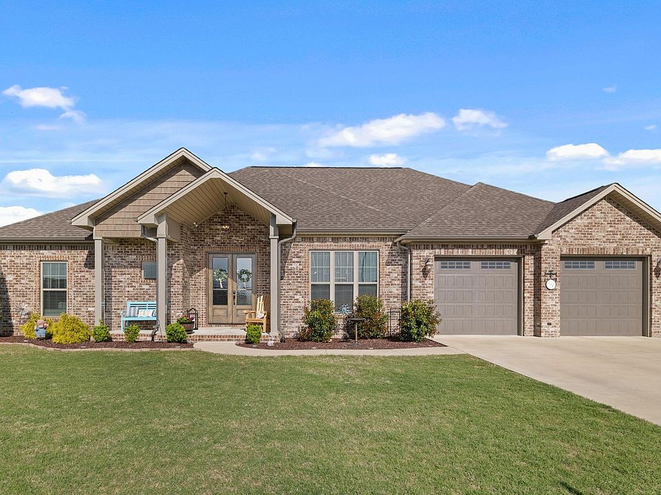 1st image of 208 Wynchase Dr E