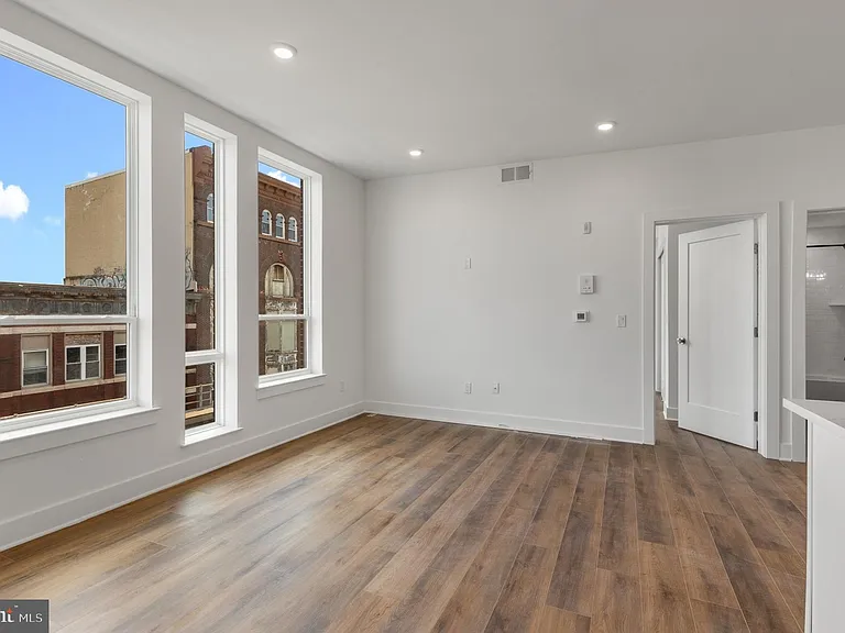 2214 N Front St #204 — Photo 11