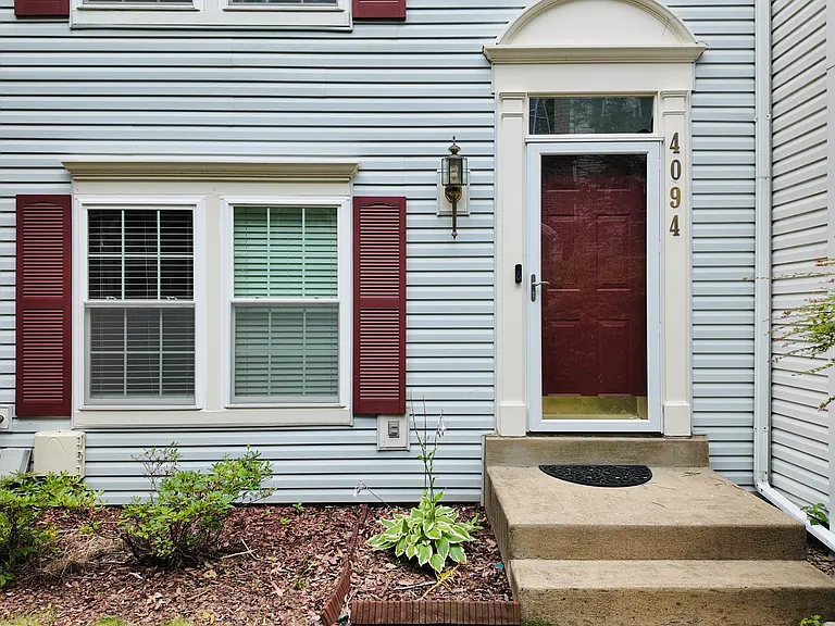 4094 Fountainside Ln — Photo 2