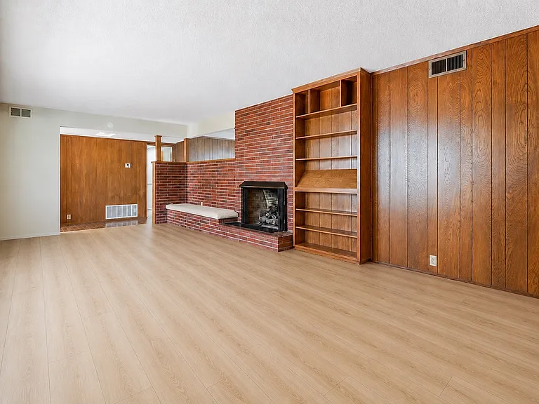 1300 Oak Ave — Photo 10
