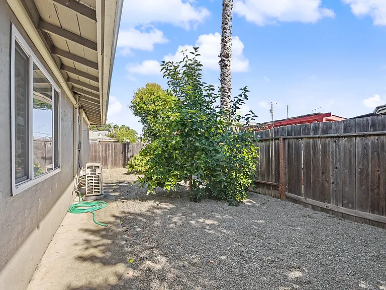2839 Devonshire Ave — Photo 9