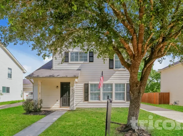 823 Lightningbug Ln, Conroe, TX 77301