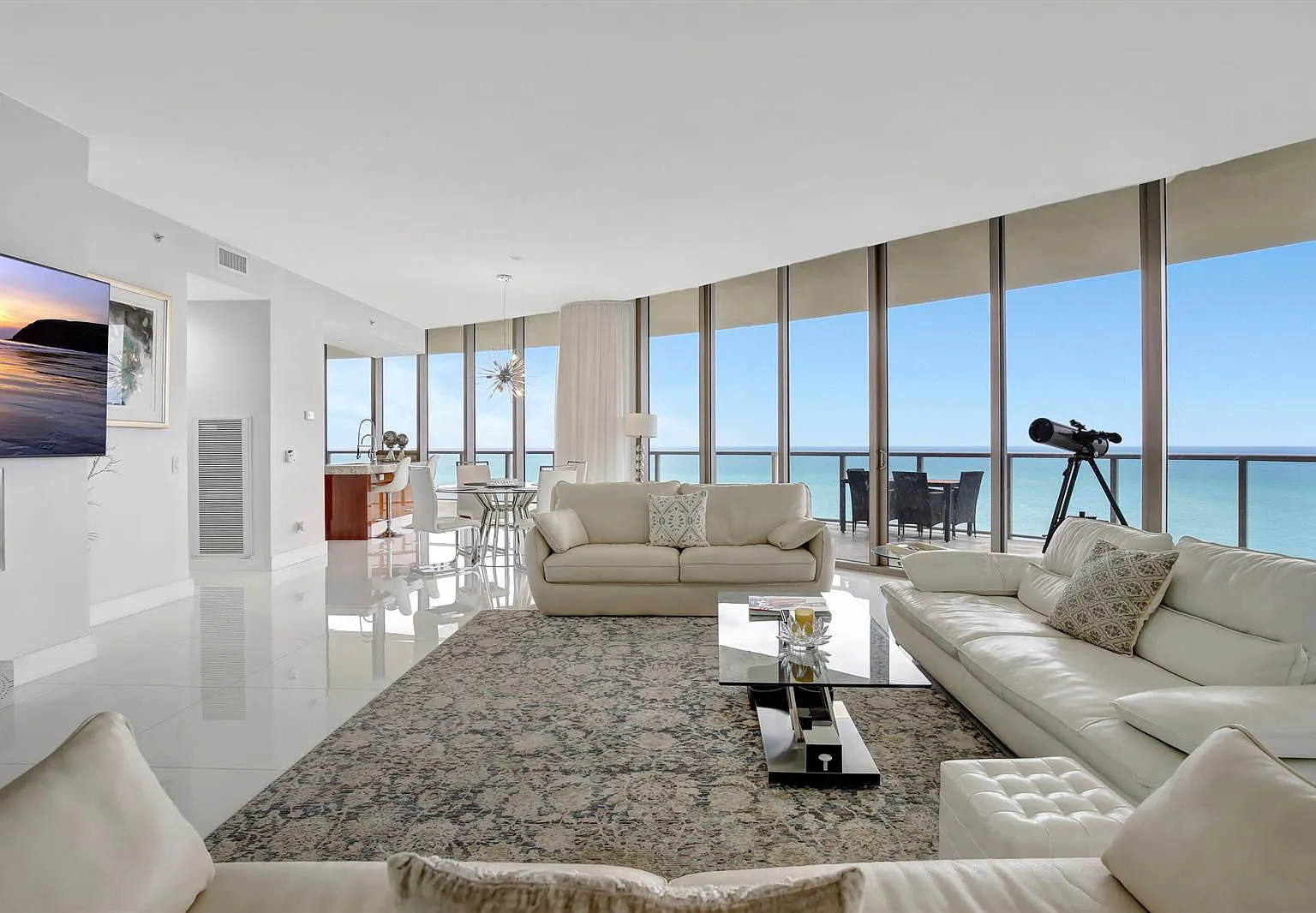 3 bed, 3.5 bath, 2721 sqft, $40,000 — Photo 1