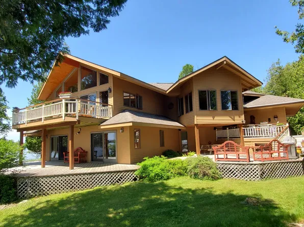 2229 S Crow Point Ln, Cedarville, MI 49719