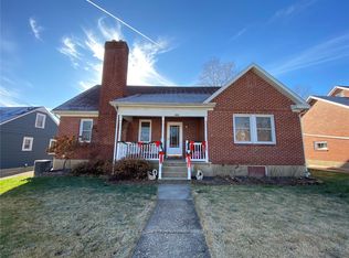 424 W 10th St, Hermann, MO 65041