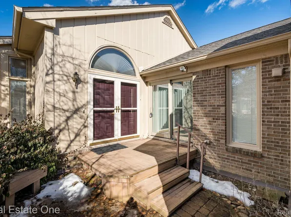 16481 Sarjay Dr, Clinton Township, MI 48038