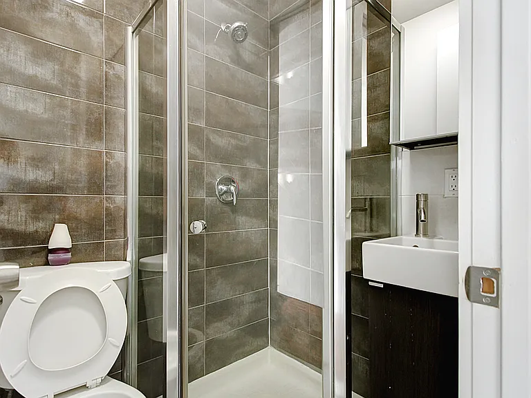820 Knickerbocker Ave #3R — Photo 14
