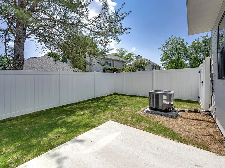 518 Taffy Way — Photo 28