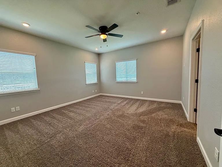 2607 Tanoak Ter — Photo 8