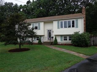 26 Ruggiano Cir, Weymouth, MA 02188