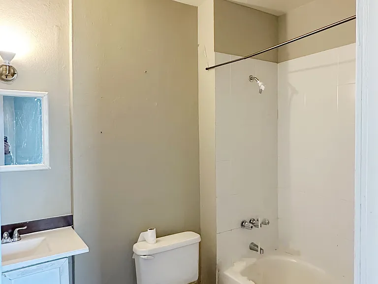 4220 Colby Ave #A8 — Photo 8