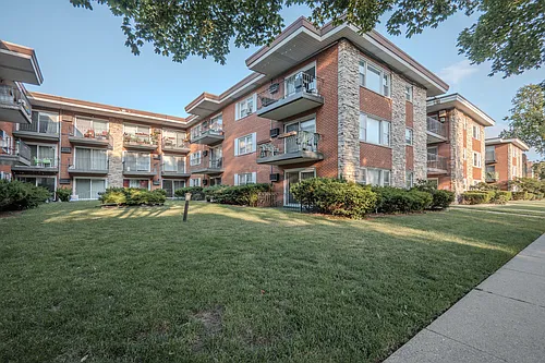 4225 N Keystone Ave #2C Photo 1 4225 N Keystone Ave #2C Photo 1