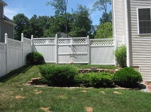 2nd image of 11 Olde Taverne Ln