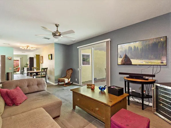 2221 E Francis Dr, Palm Springs, CA 92262